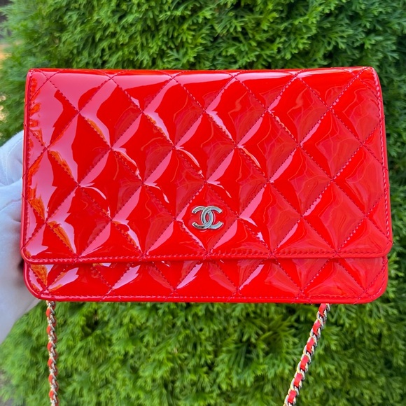 Authentic Chanel red patent calfskin leather Wallet on Chain - Picture 6 of 17
